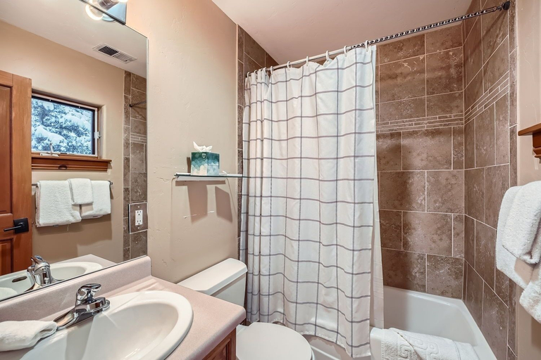 Bathroom 3, 2997 Basingdale 3 Bedroom Home, Eagle