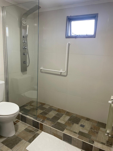 Bathroom 4, HOTEL LOS ANTIGUOS, Lago Buenos Aires