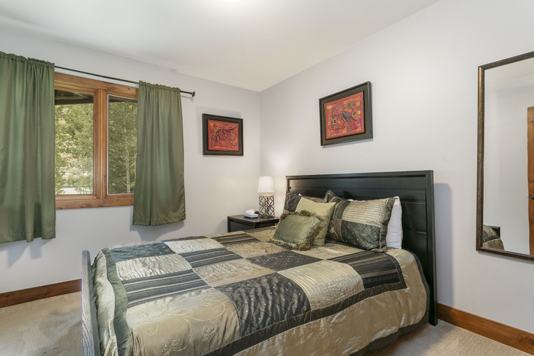 Room 5, C2 Meadow Creek 3 Bedroom Townhouse, Eagle