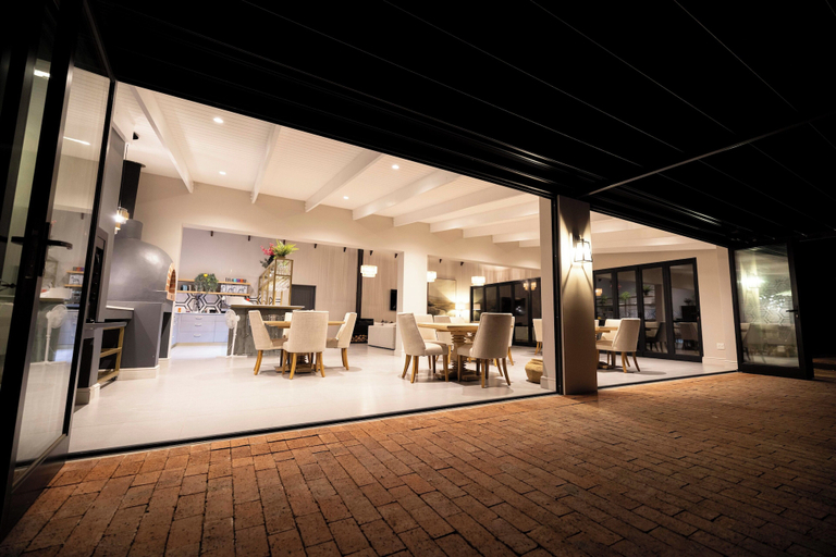 Restaurant 2, Diggers Country House, Cape Winelands