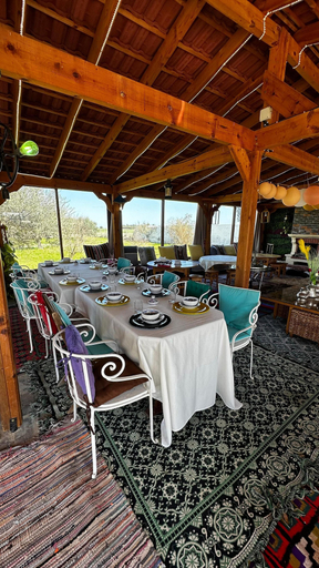 Restaurant 4, Chalet Essanya, Beni Khalled