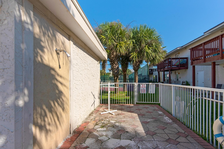 Exterior & Views 2, Beachview 101- Beaches and Moonbeams, Escambia