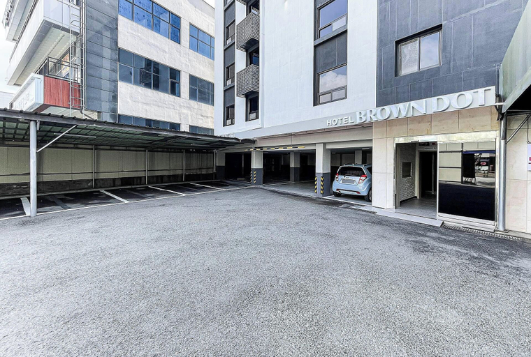 Exterior 4, BROWN DOT HOTEL, Buk