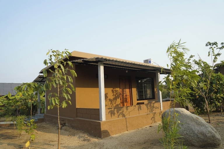 Room 3, Tungabhadra resort hampi, Bellary