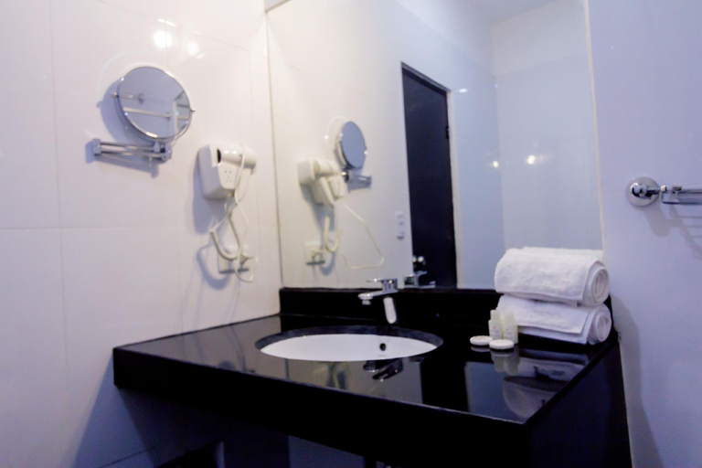 Bathroom 2, Qallwa Pucallpa, Coronel Portillo