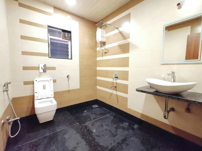 Bathroom, Hotel Meera Regency, Ratnagiri