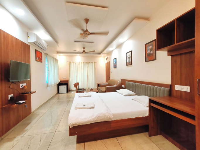 Room 3, Hotel Meera Regency, Ratnagiri