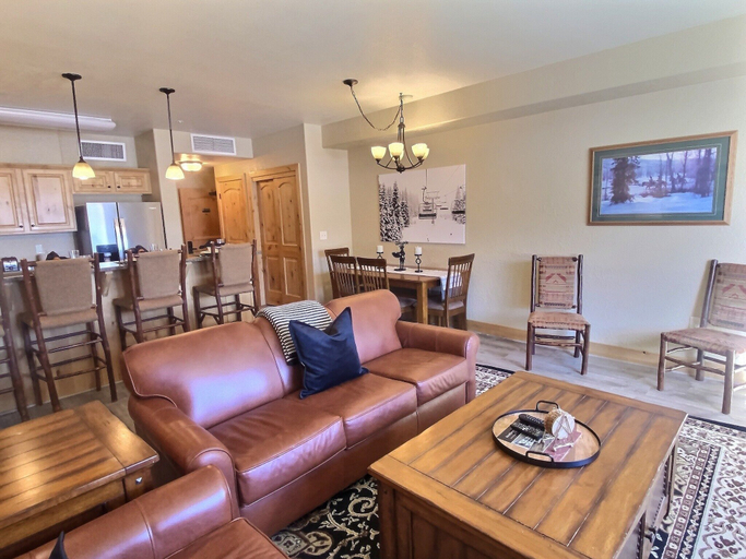 Living area 3, Silverado Sanctuary 2 Bedroom Condo, Summit