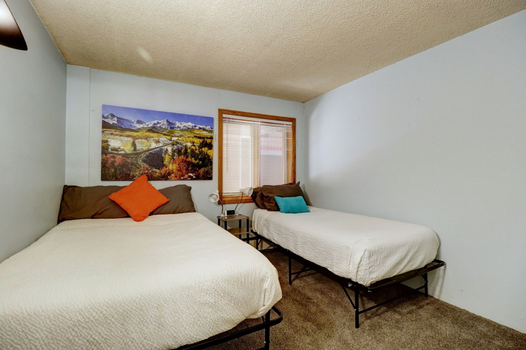 Room 2, Excellent Views From This Mountain Side Condo - PG107 by Redawning, Summit