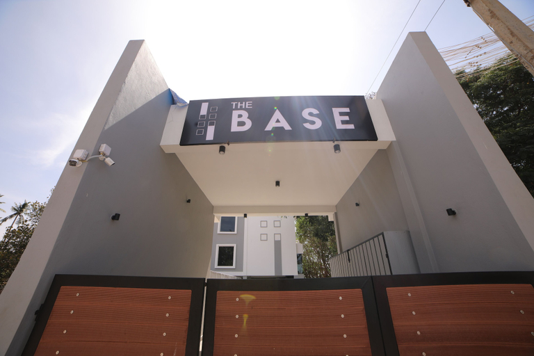 Others 1, The Base Inn, Viluppuram