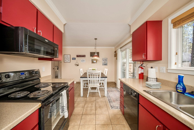 Private kitchen 3, 846 Stanford 3 Bedroom Home, El Dorado