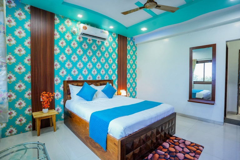 Room 3, Sai Hill's Holiday's, Satara