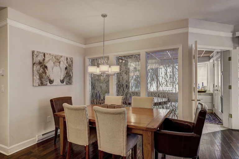Dining 5, 2721 Chateaux DMont by RedAwning, Summit