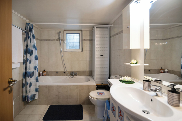 Bathroom 5, Maria's Cozy Getaway in Glyfada, Attica