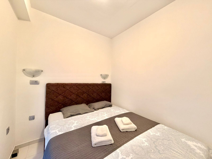 Room 2, Adriatic Central 2BDR Apartment