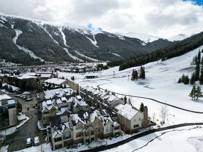 Aerial view 5, Pet Friendly, Slope-side, Spacious Town Home - ER21 by Redawning, Summit
