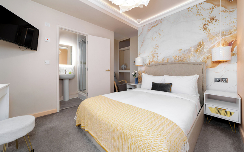 Room 4, Harbour Hub Hotel, Southampton