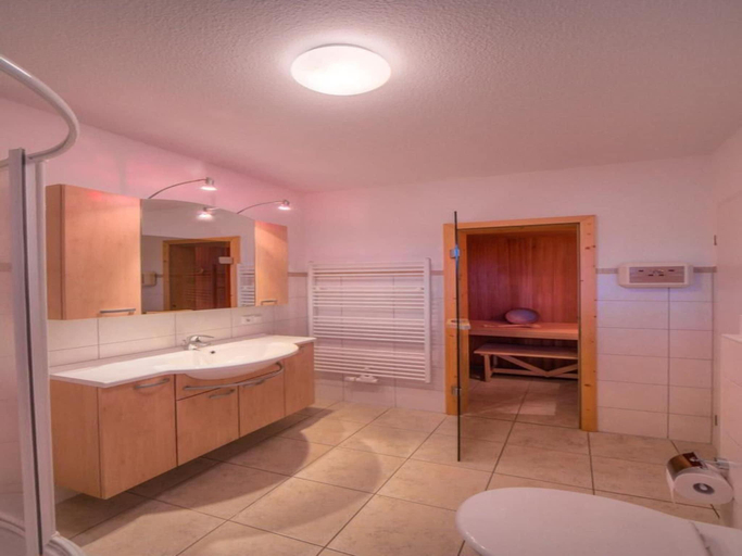 Bathroom 4, liebevoll eingerichtetes Appartement, Mecklenburgische Seenplatte