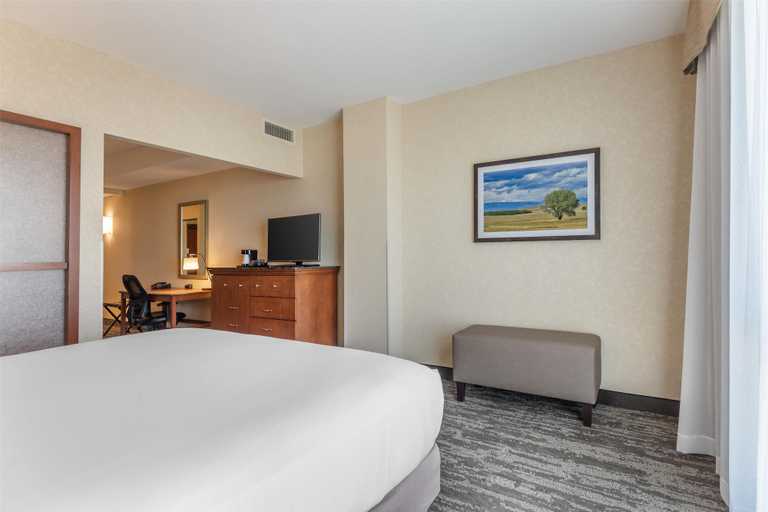 Bedroom 3, Drury Plaza Hotel Denver Central Park, Denver
