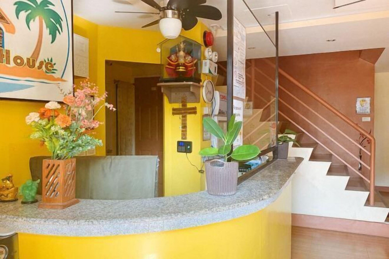 Lobby 4, RedDoorz @ La Briana Guest House Santa Fe, Bantayan Cebu, Santa Fe