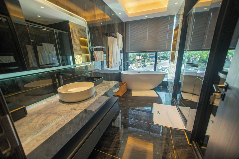 Bathroom 2, ESP Hotel, Accra