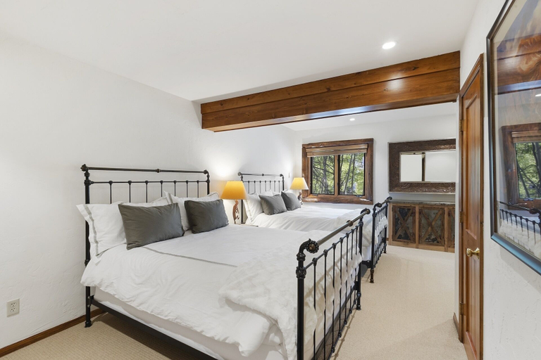Room 5, Wildwood Ridge 5 Bedroom Home, San Miguel