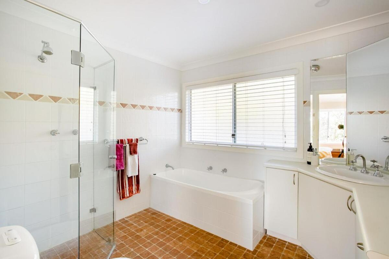 Bathroom 3, Scotland Island Lodge, Pittwater