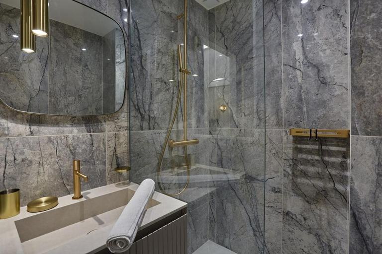 5, Apartment Matignon St Honore by Studio Prestige, Paris