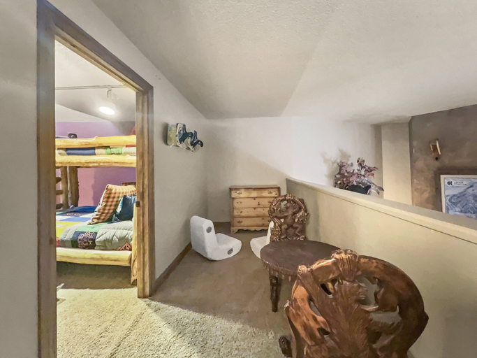 Interior 5, Be410 Bridge End Pet Friendly 3 Bedroom Condo by RedAwning, Summit