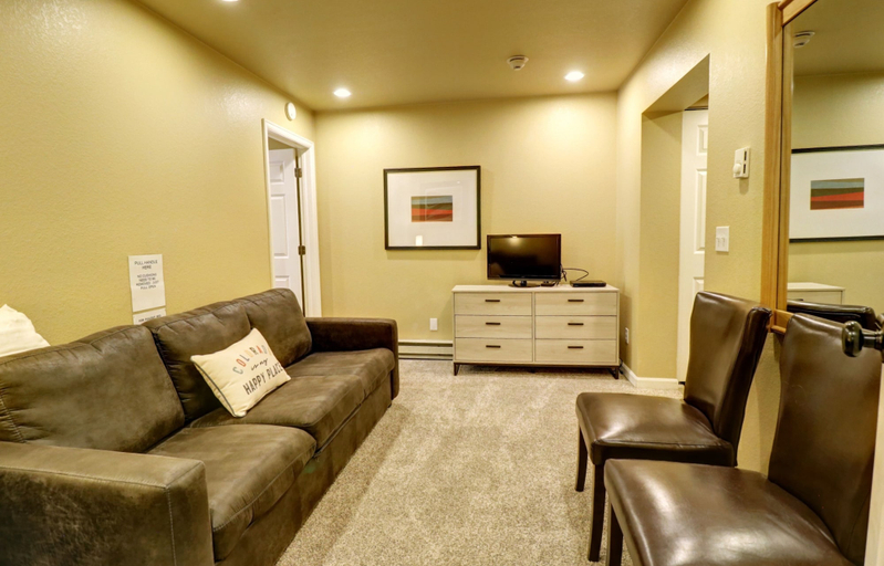 Living area 2, Amazing Ski-In Ski-Out Condo, Pet Friendly - Very Spacious - CM236 by RedAwning, Summit