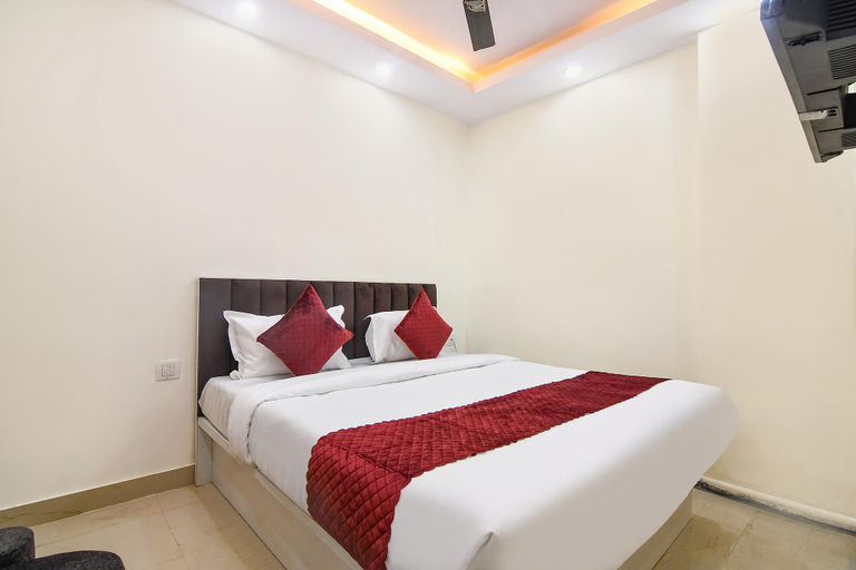 Bedroom 5, FabHotel Royal Place, Kolkata
