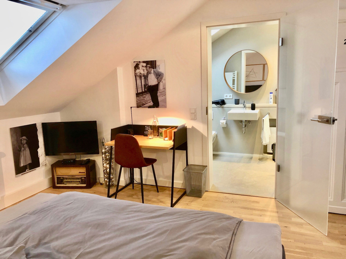 Others 3, Privatzimmer Schoenfelder, Düsseldorf