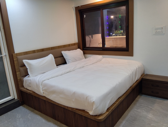 Room 5, Hotel 7R Residency, Jhansi