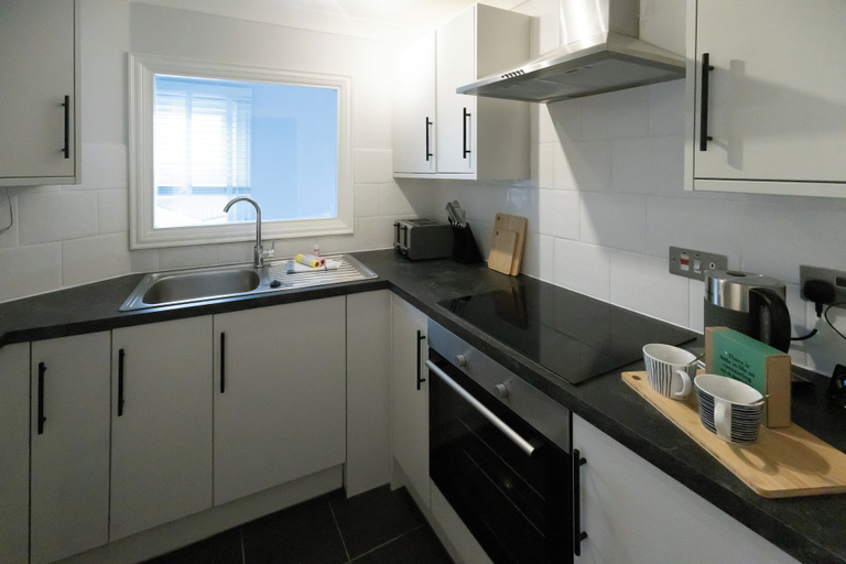 Private kitchen 5, Boughton House Apartments by Guestz, Cheshire West and Chester