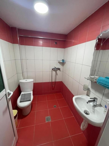 Bathroom 4, Villa Bushi, Sarandës