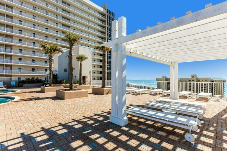 Terrace/patio 2, Laketown Wharf 531, Bay