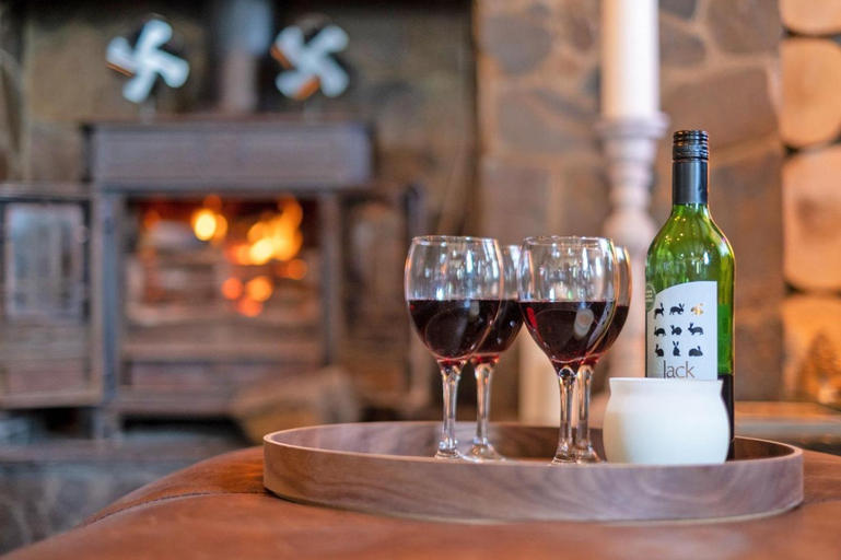 Food & Drinks 5, Waterfall Country Escape, Powys