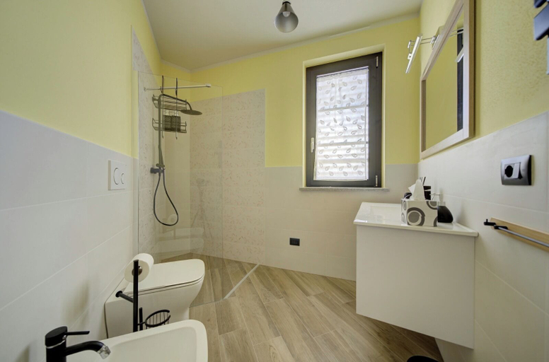 Bathroom 5, Il roseto dei sensi, Cuneo