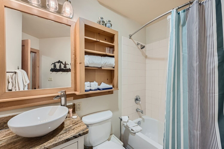 Bathroom 5, 8619 Expedition Station 2 Bedroom Condo by RedAwning, Summit
