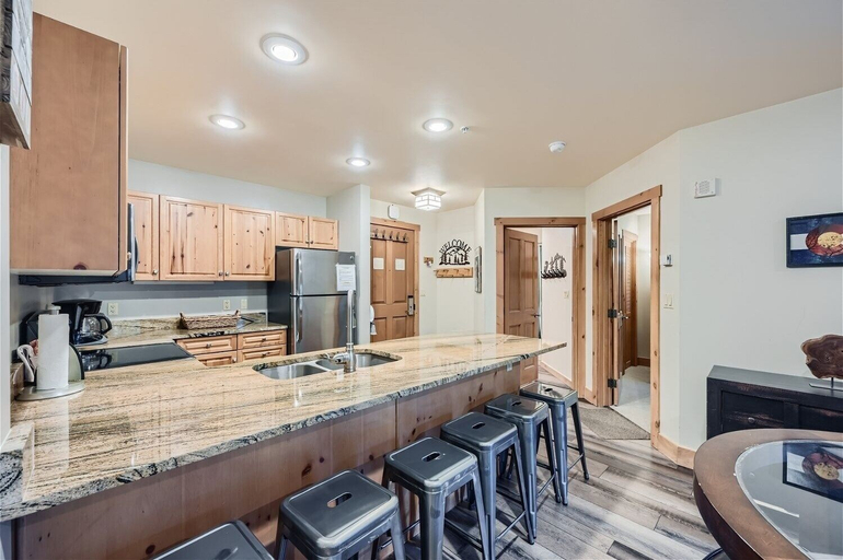 Private kitchen 2, 8619 Expedition Station 2 Bedroom Condo by RedAwning, Summit