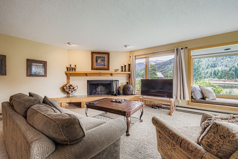 Living area 2, 1702 The Willows 1 Bedroom Condo, Summit