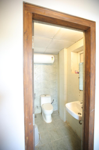 Bathroom 3, De Crown Luxury Hotel Kakinada, East Godavari