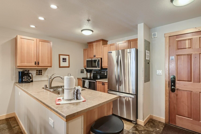 Private kitchen 3, Passage Point 623b 1 Bedroom Condo by RedAwning, Summit