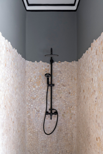 Bathroom 3, CSE Puerta de Armas Apartments, Sevilla