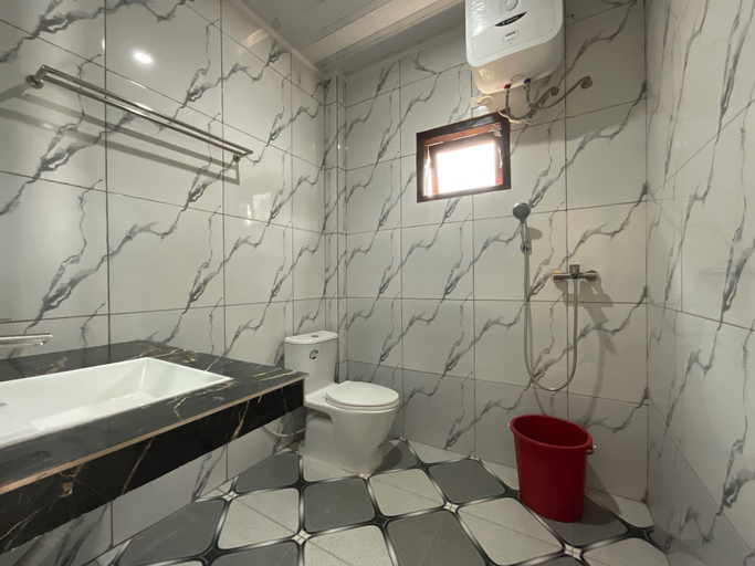 Bathroom 4, Penginapan Mafir, Samosir