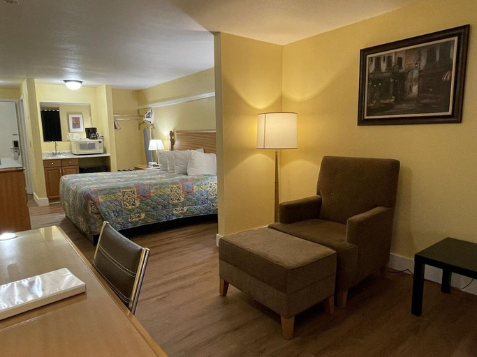 Bedroom 3, Marina Inn Des Moines / SeaTac, King
