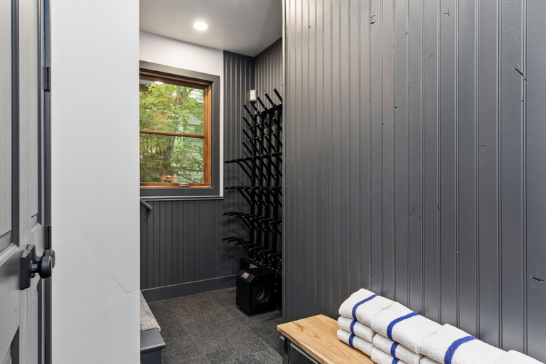Interior 5, 909 Park Ave 5 Bedroom Home by RedAwning, Summit