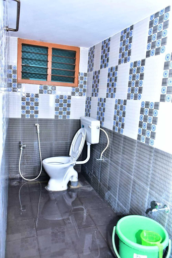 Bathroom, Arunai Grand Tiruvannamalai, Tiruvannamalai