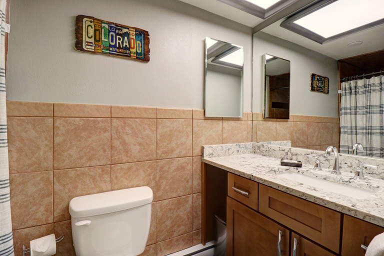 Bathroom 2, Cm325 Copper Mtn Inn 3 Bedroom Condo by RedAwning, Summit