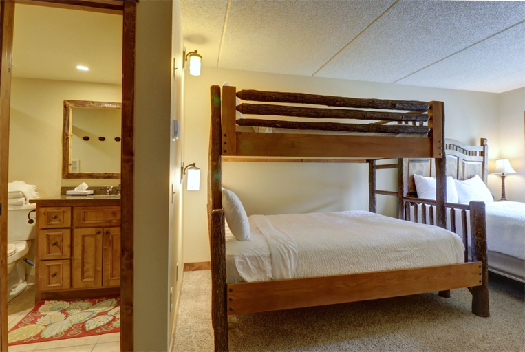 Room 3, Wl210 West Lake Lodge 2 Bedroom Condo, Summit